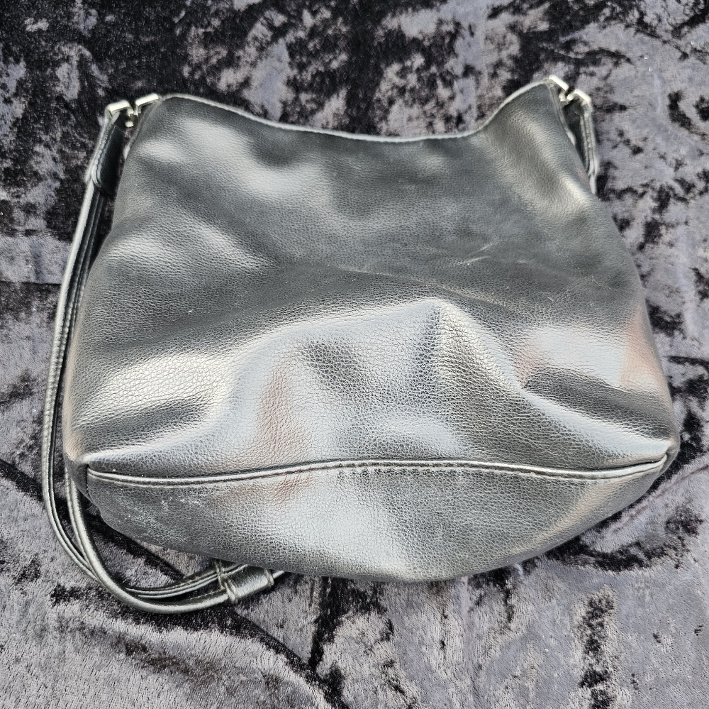 Small faux leather purse.